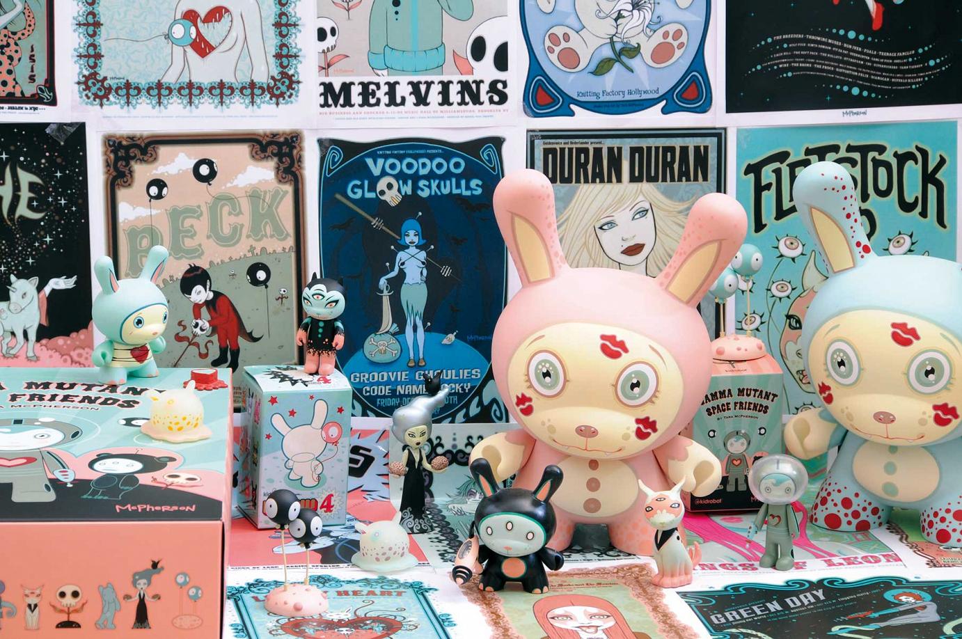 McPherson - Im Bild: Bubble Yucky Dunny (8 Inch, 2007), Dunny Series 4 (3 Inch, 2007), Dunny LA Series (3 Inch, 2006), Gamma Mutant Space Friends (3 Inch, 2009)